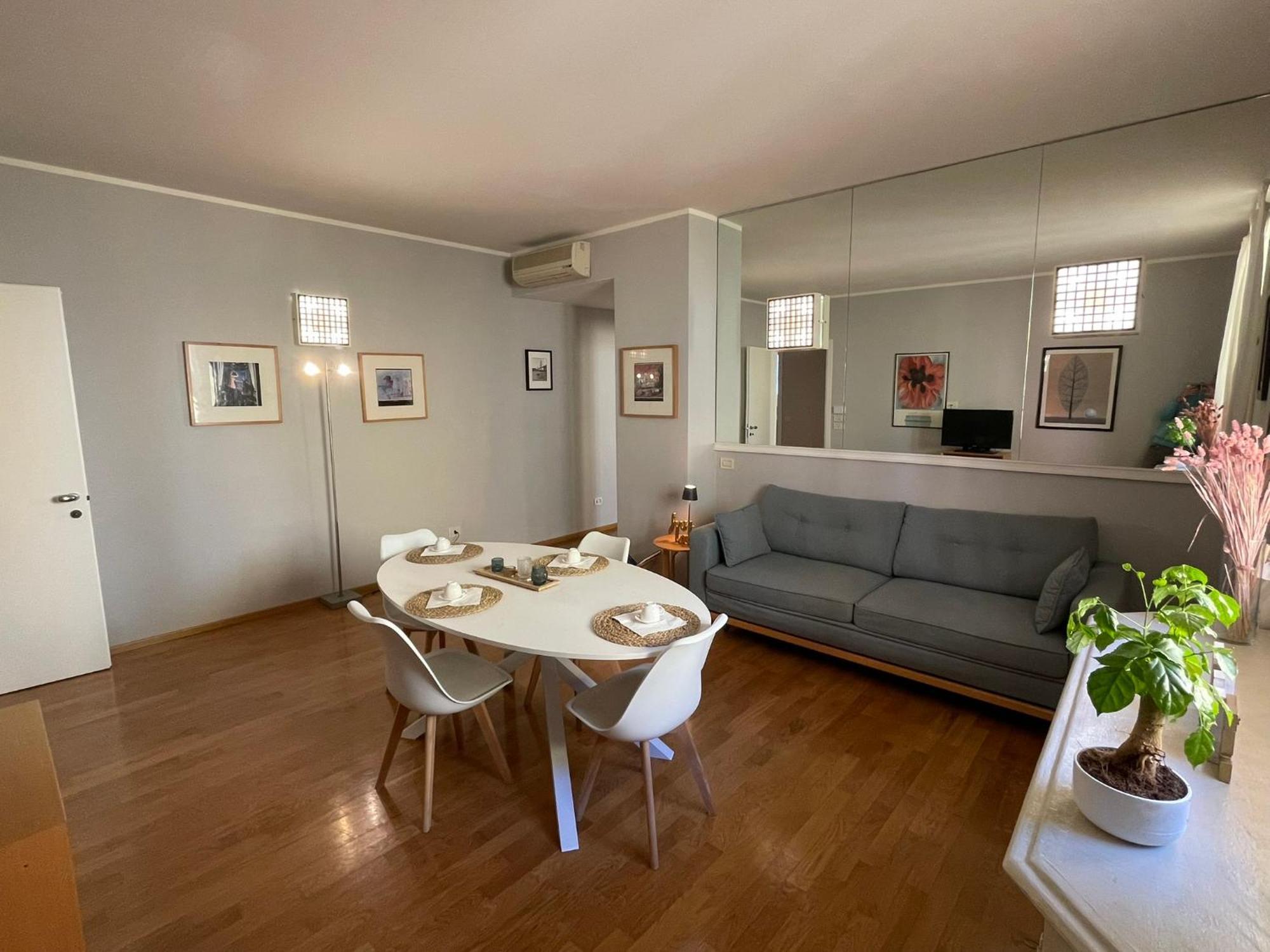 Santo Stefano Square Apartment โบโลญญา ภายนอก รูปภาพ