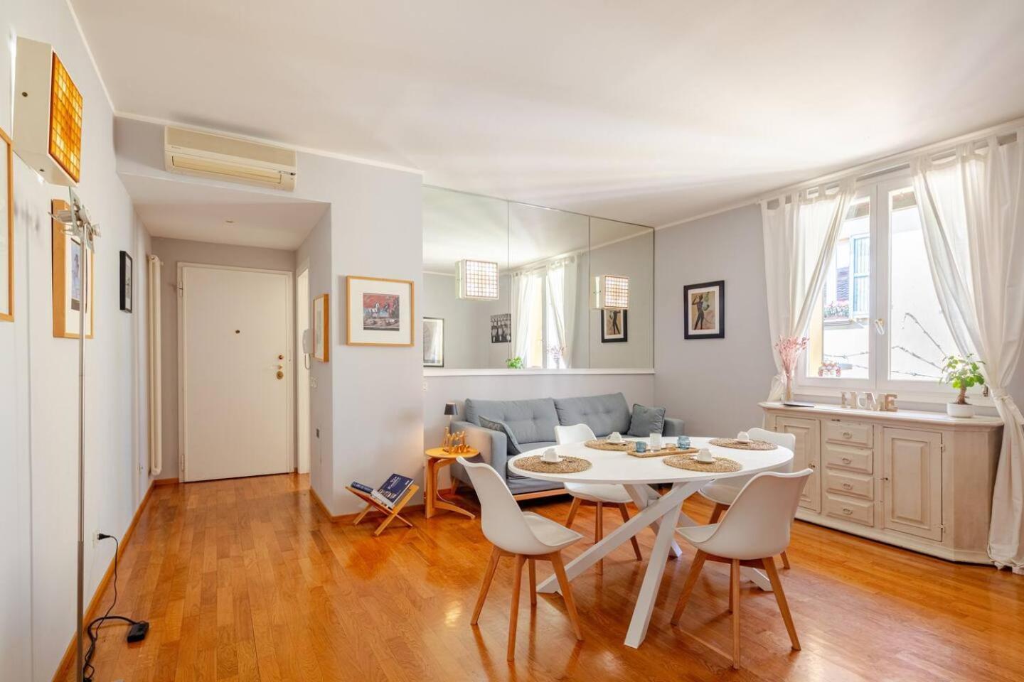 Santo Stefano Square Apartment โบโลญญา ภายนอก รูปภาพ