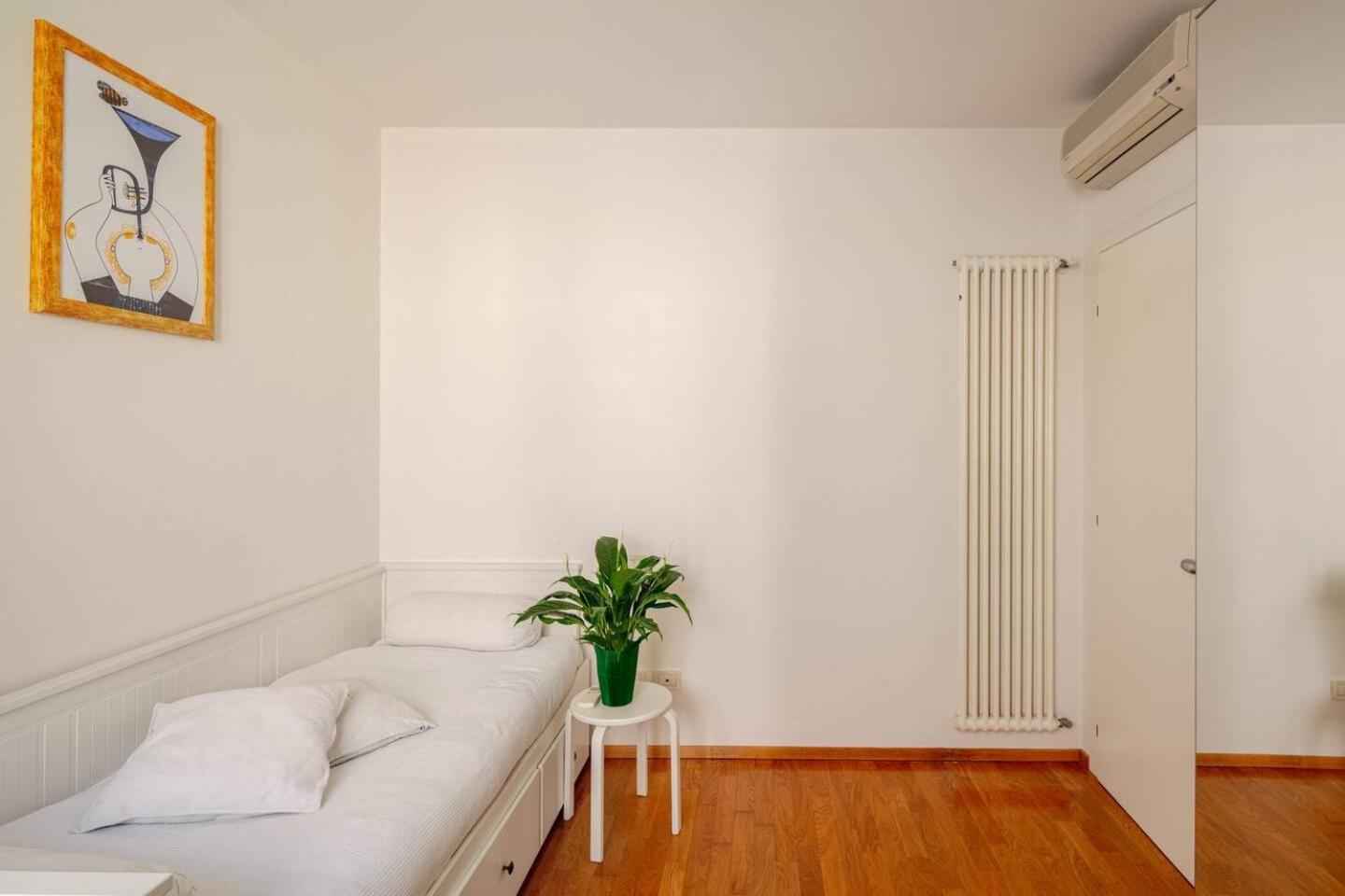 Santo Stefano Square Apartment โบโลญญา ภายนอก รูปภาพ